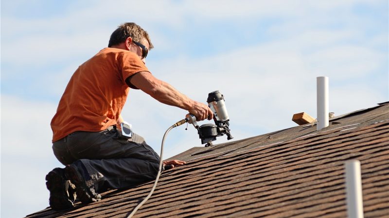 What are the Benefits of Hiring a Professional Roofing Company?