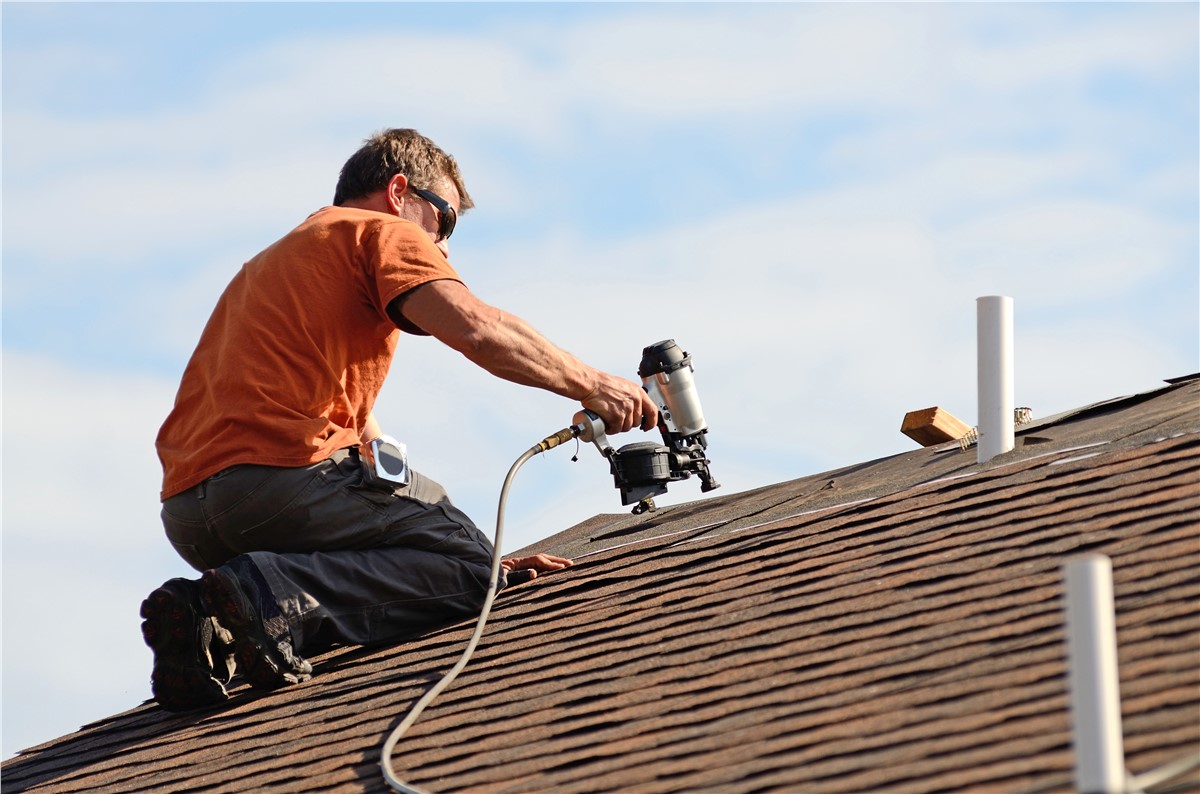 What are the Benefits of Hiring a Professional Roofing Company?