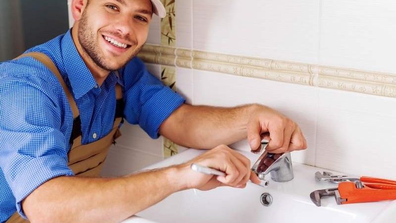 How to Choose The Right Plumber For Your Home
