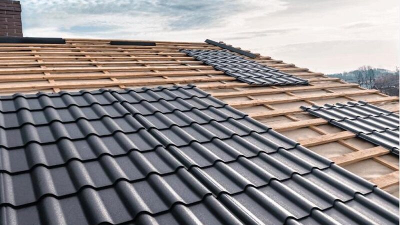 What type of roof absorbs the most heat?