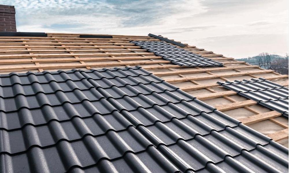 What type of roof absorbs the most heat?
