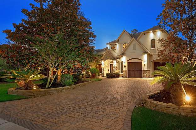 Exploring the Luxury Real Estate Market in The Woodlands