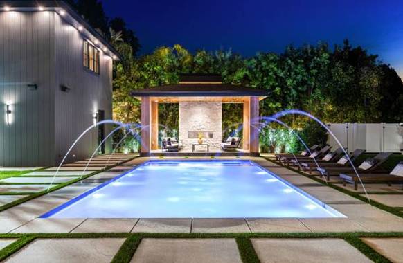 Creative Pool Tile Trends to Elevate Your Outdoor Living Space