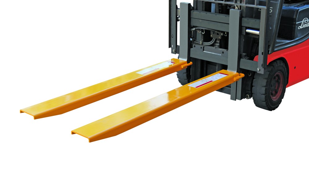 Enclosed vs. Open-Bottom Forklift Slippers: Which One Should You Buy?