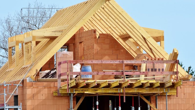How Roof Trusses Work: The Engineering Principles